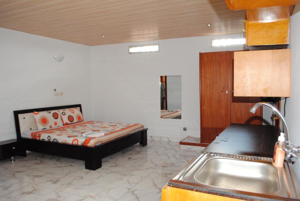 Lagrande-vi Hotell Abidjan Eksteriør bilde